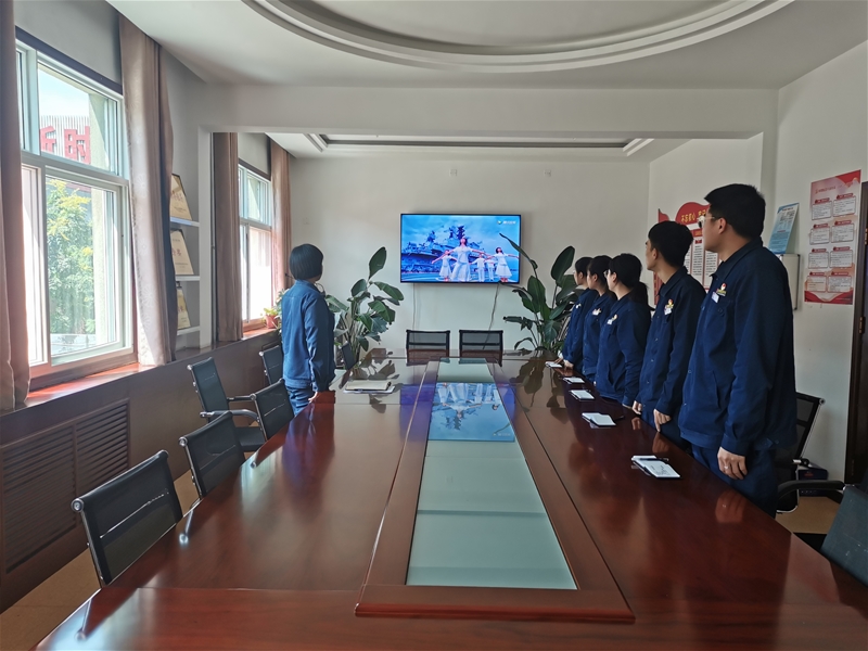 8月25日，儲運中心團委組織新進大學生開展“請黨放心 強國有我”主題團日活動